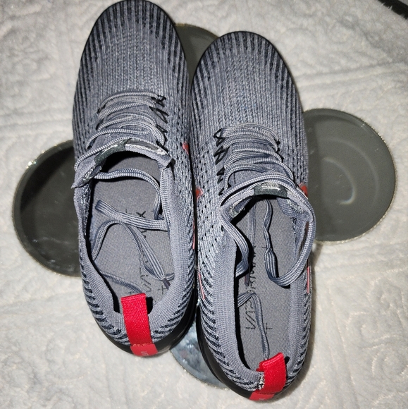Nike VaporMax (Sold) - Picture 2 of 3